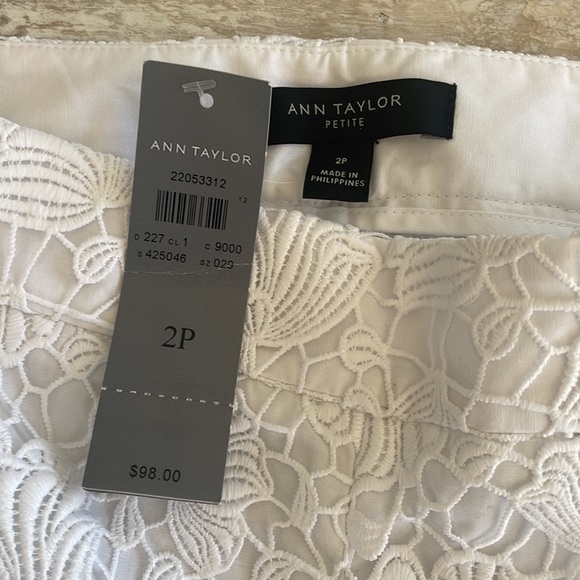 Ann Taylor NWT lace overlay white shorts sz2P - Picture 3 of 9